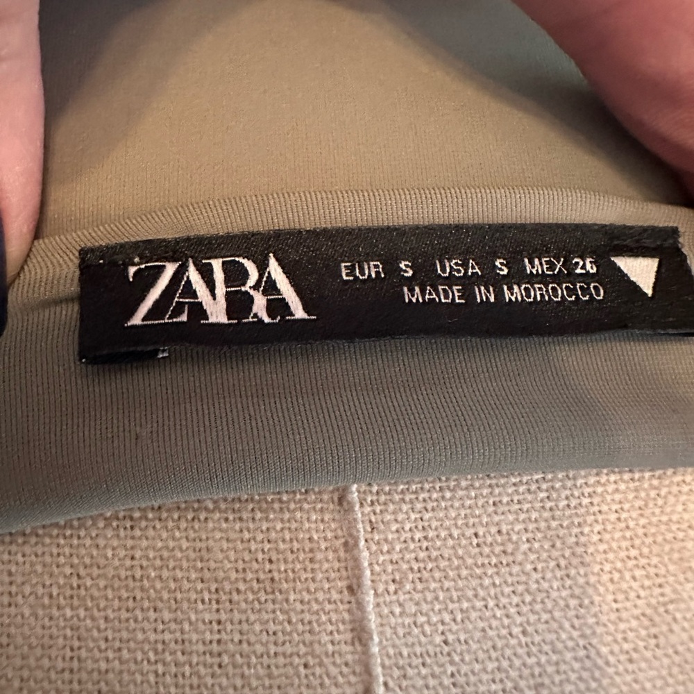 Zara olive gray shoulder pads S sleeveless lined fitted snaps bodysuit - Picture 11 of 12